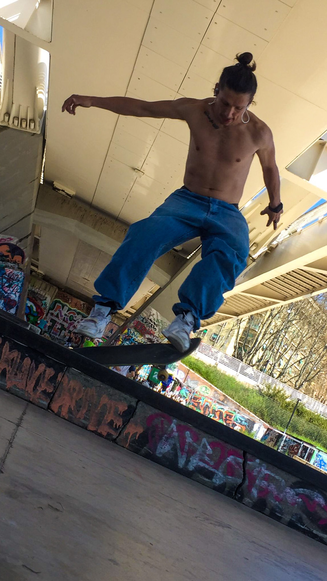 Gabriele Seminara in uno skatepark